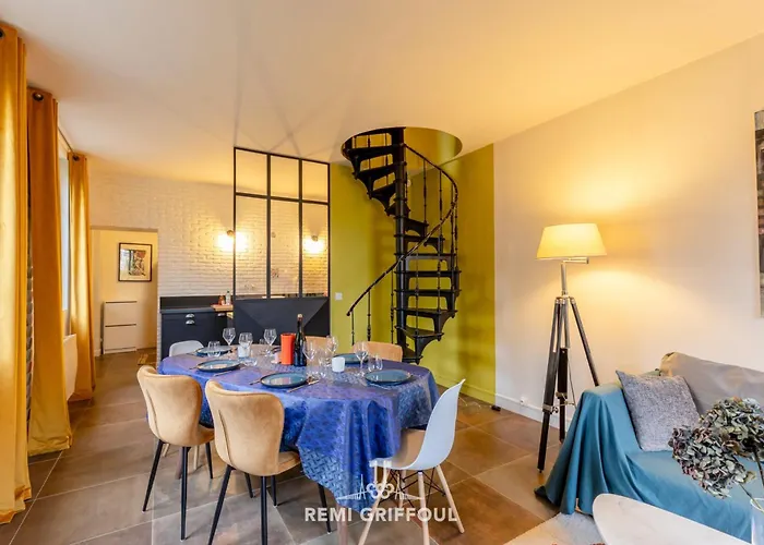 La Veranda Enchantee 4 Garden & Fireplace Town Center Sleeps *